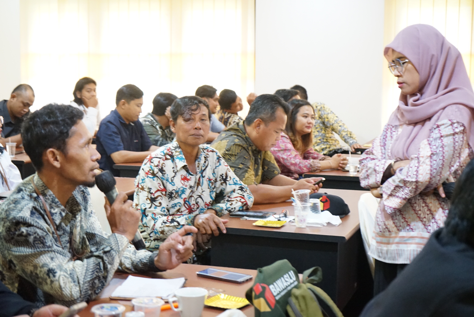 Foto pada saat diskusi di aula Hotel Arsela Pangkalan Bun
