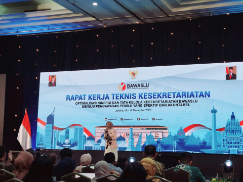 Foto Narasumber sedang memberikan materi