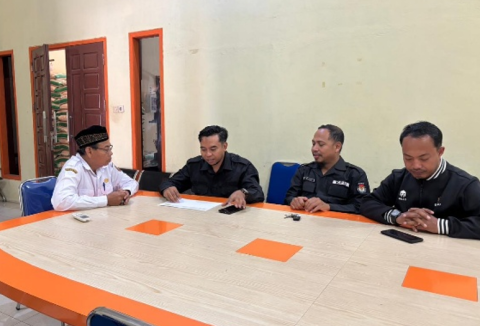 Foto pada saat pencocokan dan penelitian terbatas (coktas) di salah satu Desa/Kelurahan