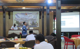 Sosialisasi Untuk Meningkatkan Partisipasi Masyarakat Dalam Pengawasan Tahapan Pemilu Serentak Tahun 2024