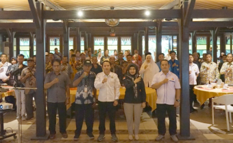 foto bersama bersama di Quizas Cafe Arsela Hotel Pangkalan Bun