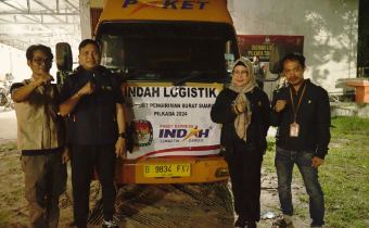 Foto Pengawasan Kedatanga Surat Suara Bupati danWakil Bupati di Gudang Logistik KPU Kobar