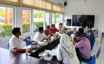 Foto Pembahasan Terkait Iklan Media Massa Pemilu 2024 Bersama Bawaslu Kobar 