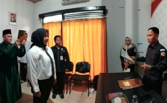 Pengambilan Sumpah Janji Calon Anggota Panwaslu Kecamatan Arut Utara