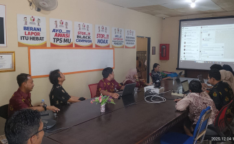 Foto pelaksanaan Rapat Kerja diruang Media Center Bawaslu Kabupaten Kotawaringin Barat