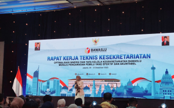 Foto Narasumber sedang memberikan materi